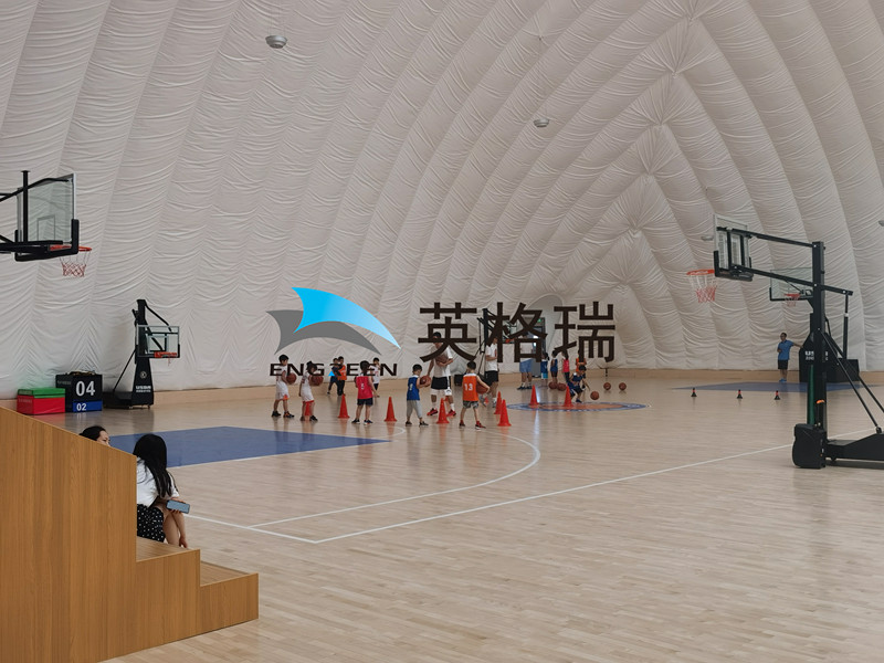 充大香蕉在线电影建筑为夏季篮球训练营提供了理想的场馆解决方案
